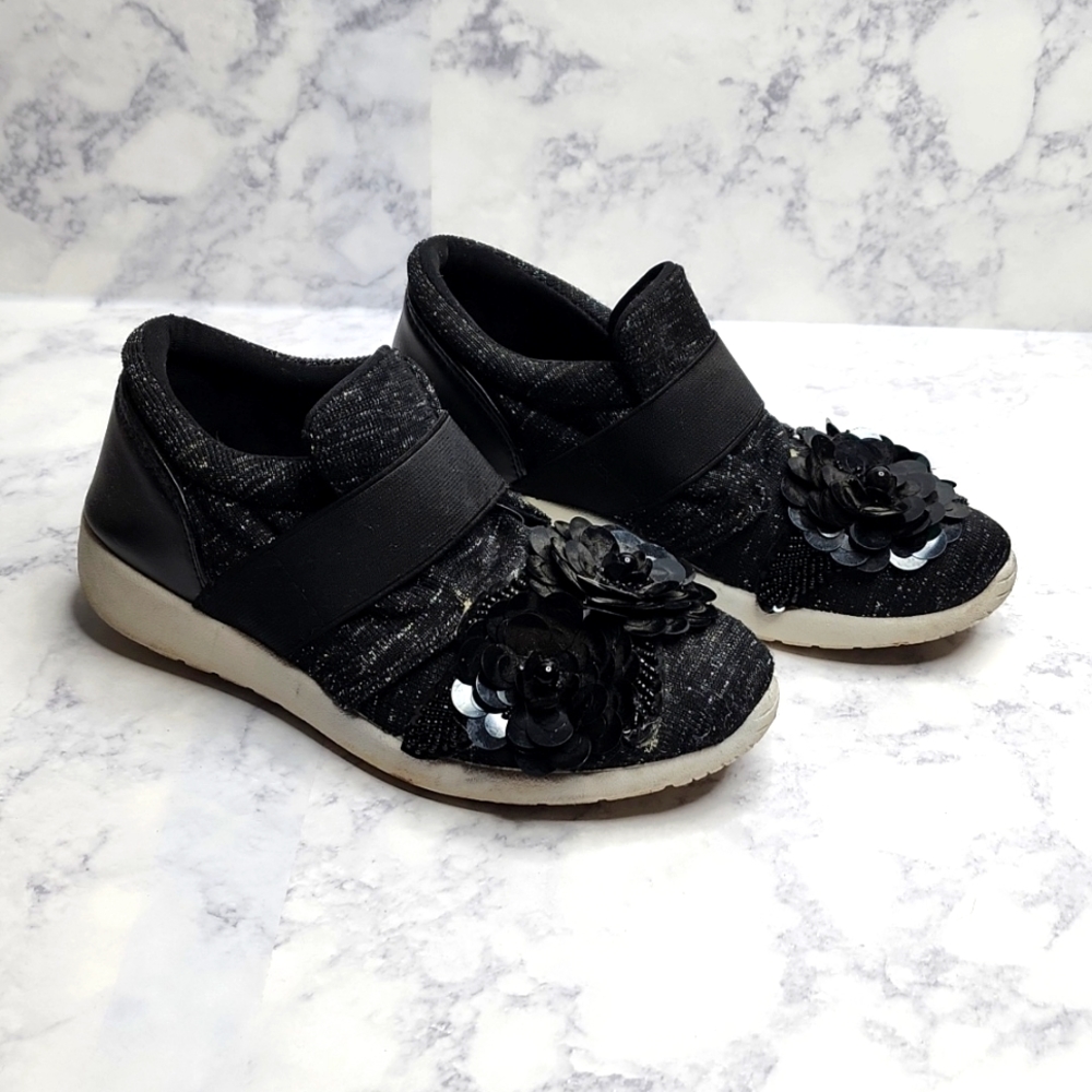 Madden girl sequins flowers slip on shoes Size 6.5